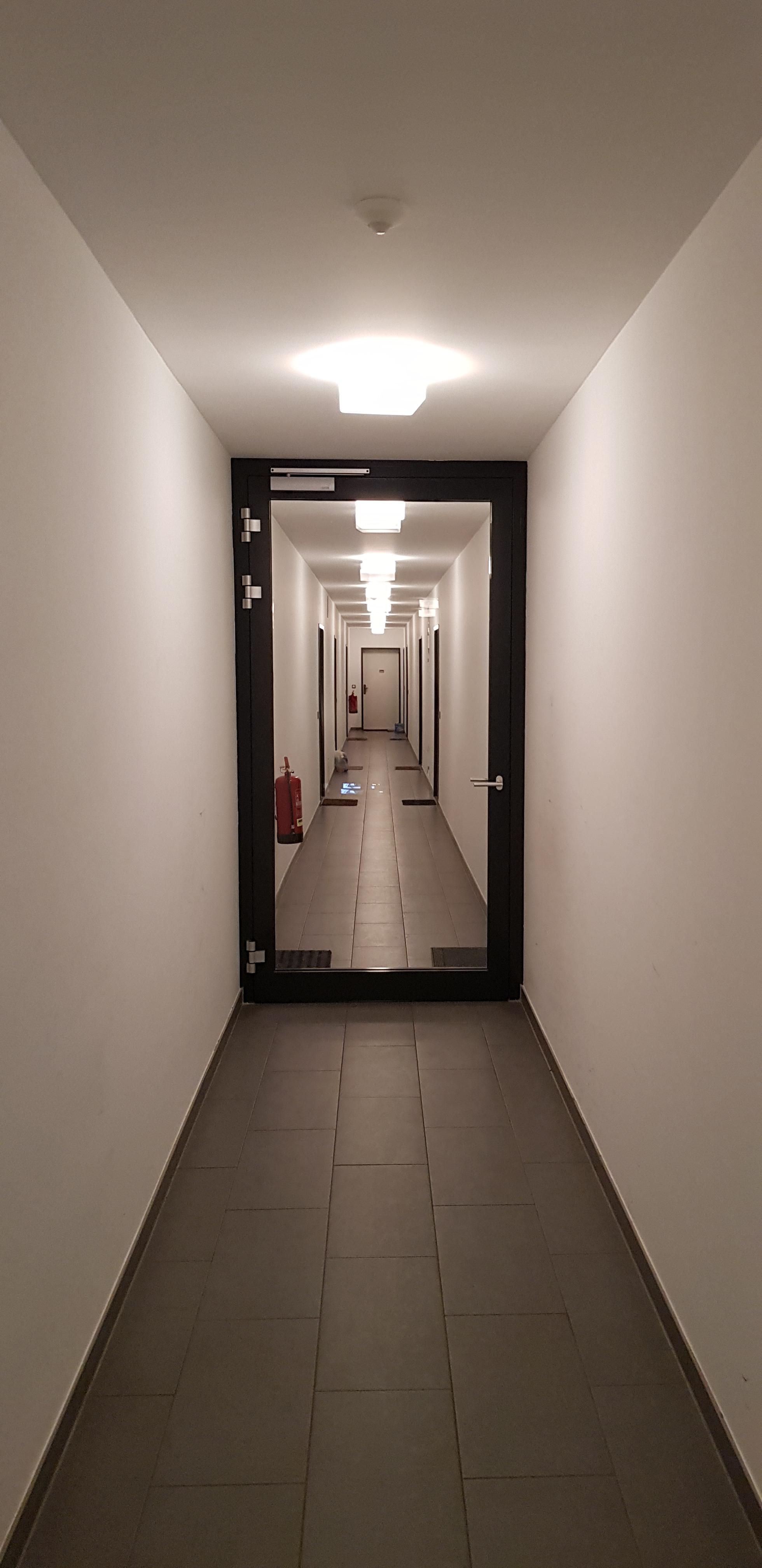 거울아님 오스트리아 빈 에어비엔비 숙소 복도