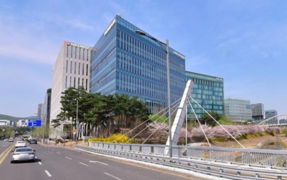 판교테크노밸리내 네이버사옥이 보이는 모습