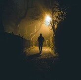 어두운-밤길을-걷는-꿈