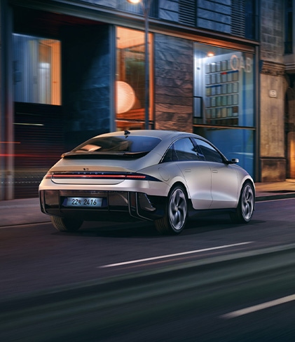 아이오닉6 뒷면 보면 쿠페가 생각나는 디자인이다! 출처 현대차 홈페이지