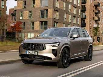 2025 볼보 XC90 가격표 정리 및 차량 사양 비교 안내_2