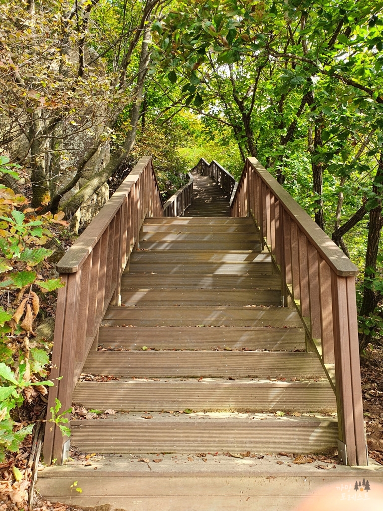 파주 감악산 나무 데크