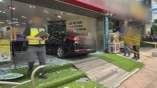부산 사상구 70대 운전자 상가 돌진 사고 원인 분석 및 고령 운전자 사고 대응 매뉴얼