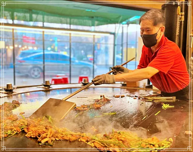 고양 일산 동구 맛집 대형 철판 흑돼지 삼겹살, 묵은지 구이