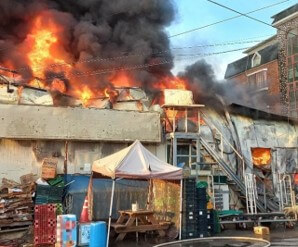 단층-건물에-불이나서-옮겨붙는-위험한-상황