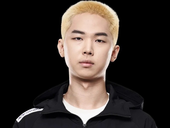 야하롱 이찬주 탈색 사진