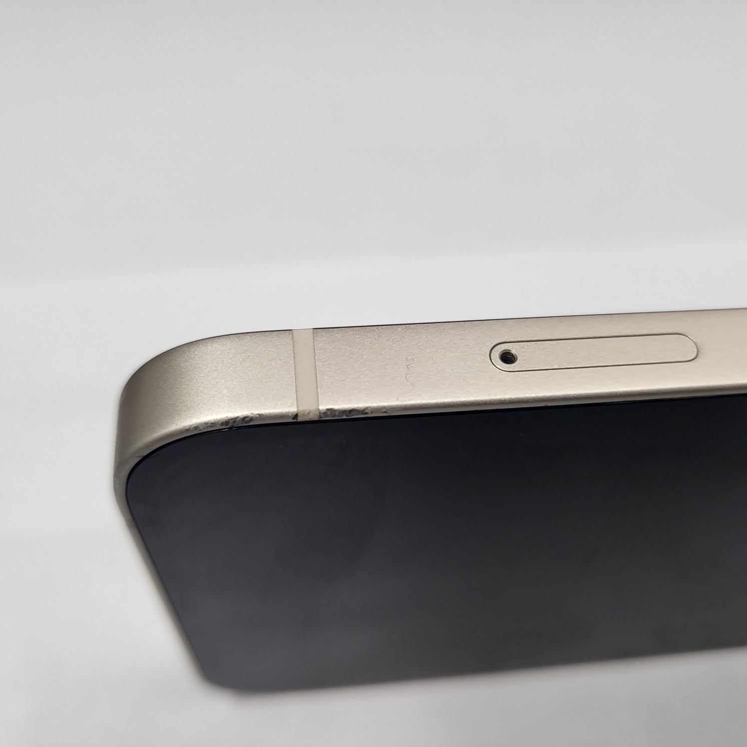 아이폰14 중고폰 테두리 기스2