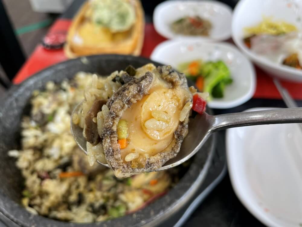 제주-선명횟집-전복-돌솥밥-한숱가락-모습