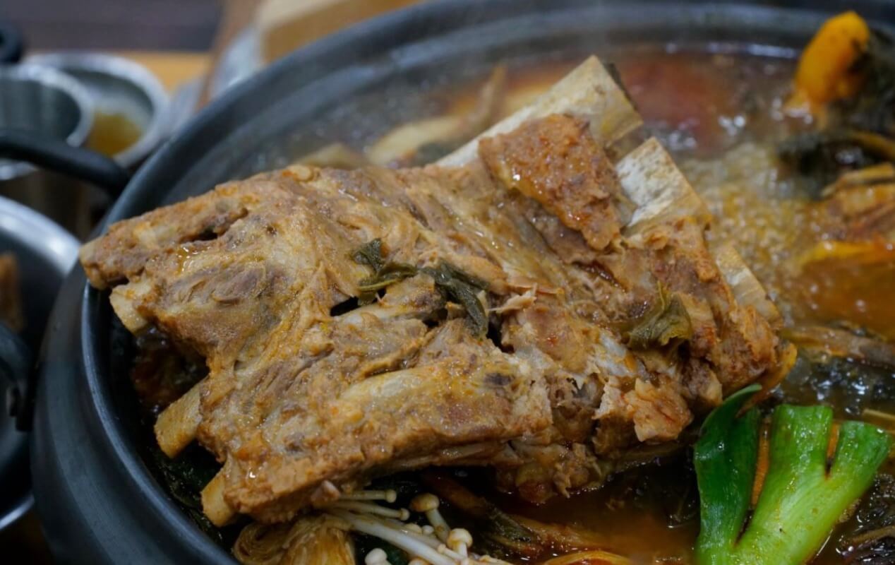 생방송-투데이-산더미-감자탕-소문의-맛집-위치-정보