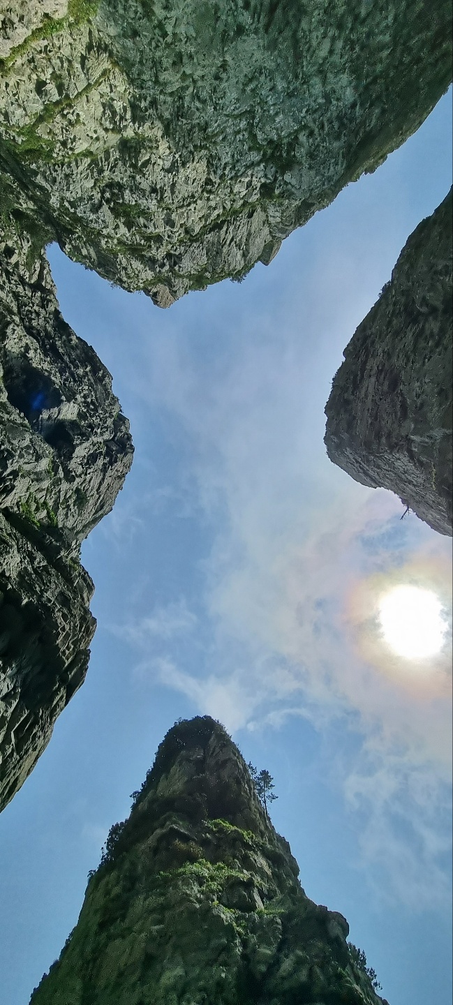 거제도 해금강 십자동굴