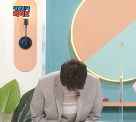 강승화 아나운서 사과징면 캡쳐 사진입니다.