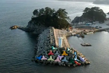 무인도의 디바 바다 촬영지 항도방파제