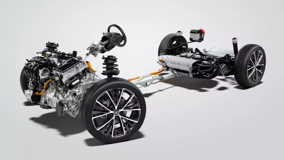 토요타 프리우스의 2리터 엔진 파워트레인입니다.