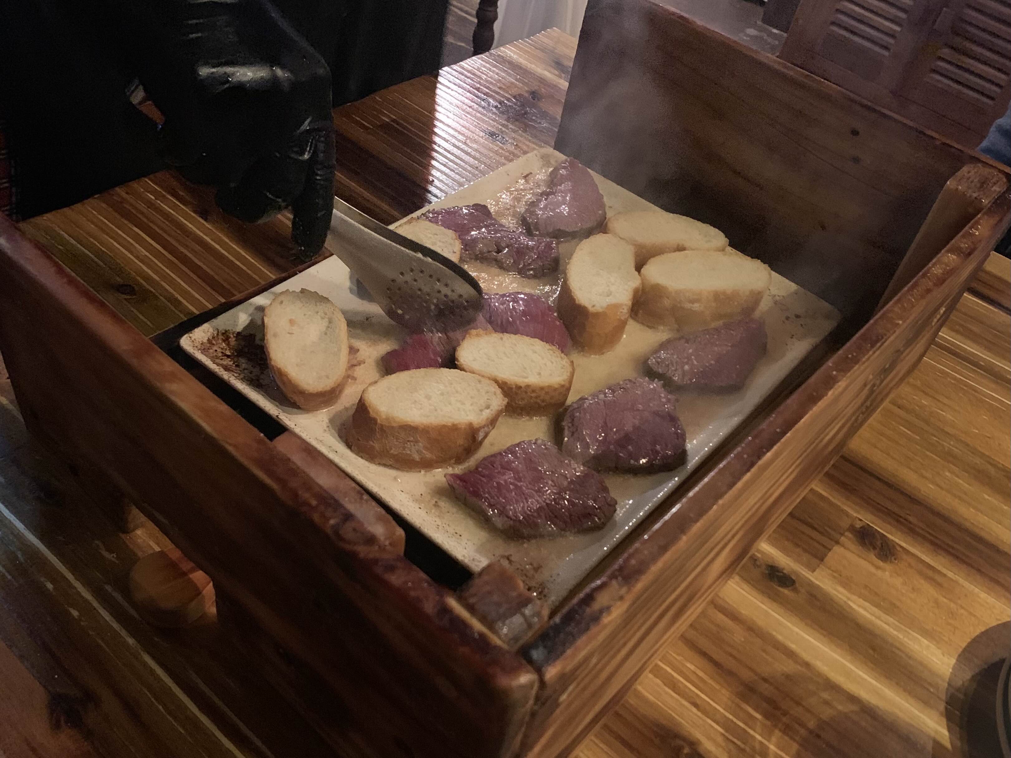 더스모코펍 기버터 스테이크