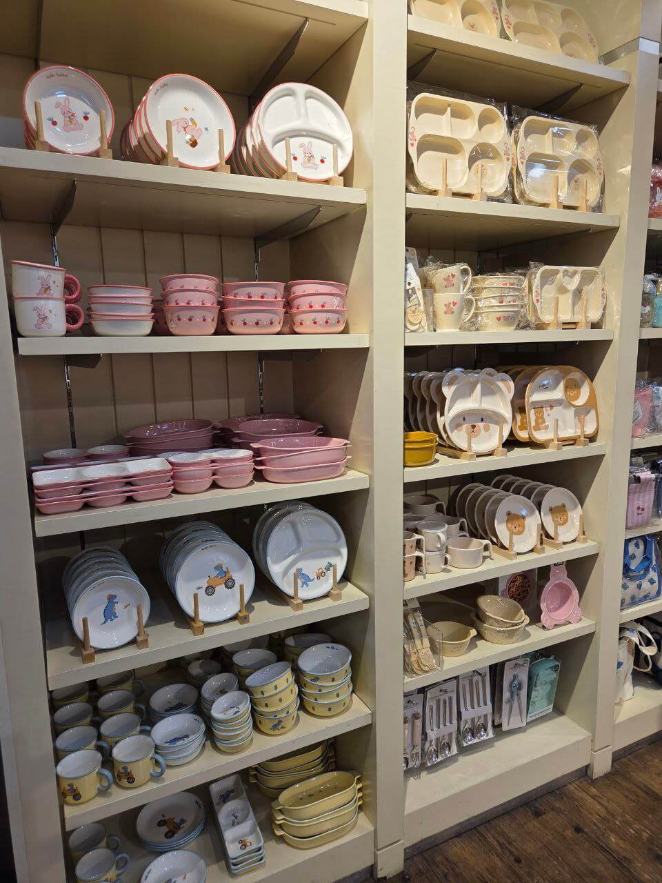 모던하우스 종류별 그릇과 감성 가득한 추천 소품