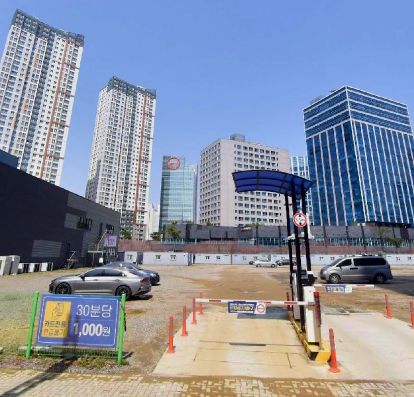 나대지는-무인-주차장으로-활용이-가능합니다.