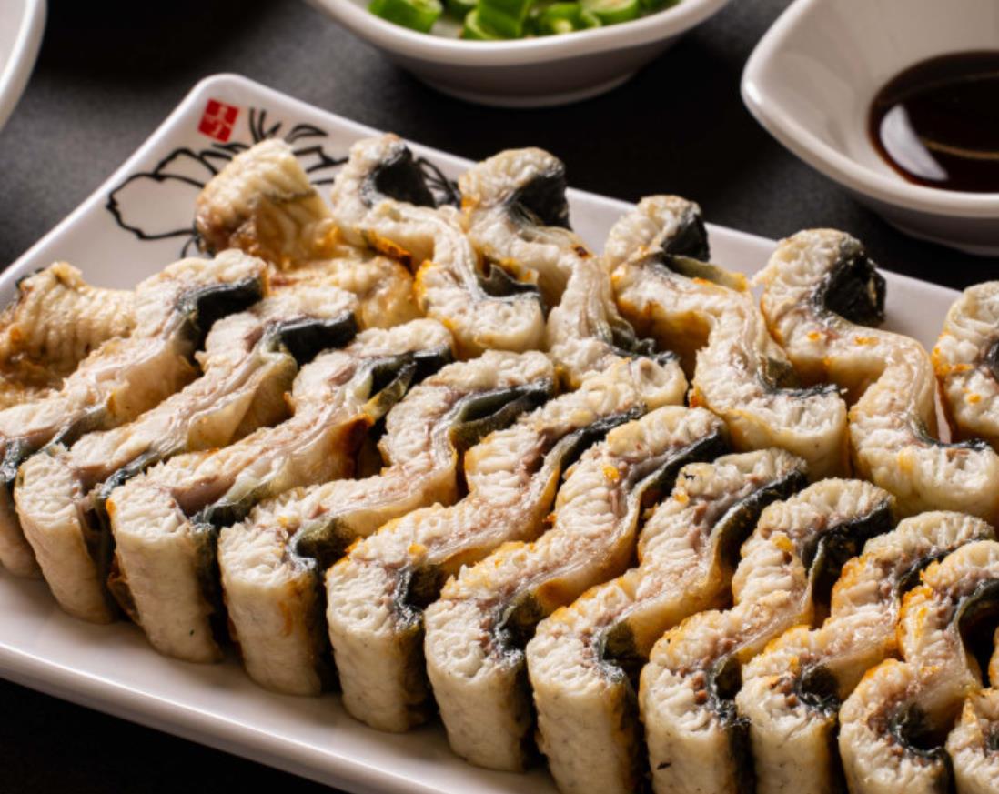 맛있게 구워서 잘라서 나온 6시내고향 광명전통시장 장어구이