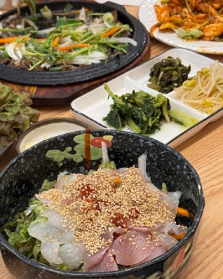 백반기행-송도-멸치한상-회덮밥-바다를쌈하다