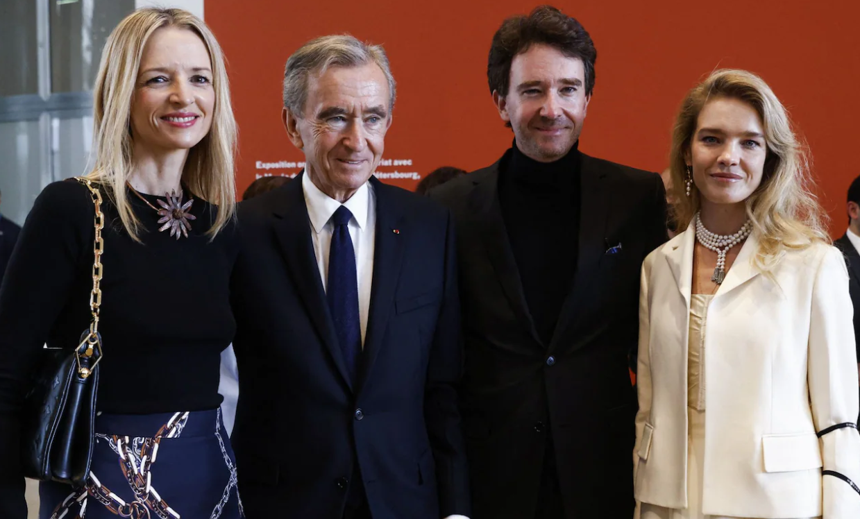 LVMH의 CEO인 프랑스의 Bernard Arnault