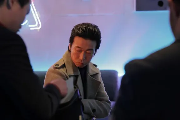 사채업자 최랑(윤병희)