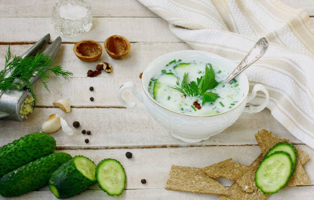 여름철 별미, 시원한 오이 냉국 - 효능, 레시피, 다양한 음식과의 궁합