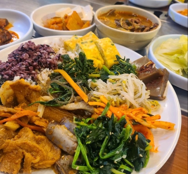 청주-한식뷔페-참나무골한식뷔페