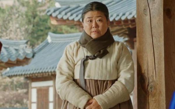 이정은 주요 출연작과 다양한 활약