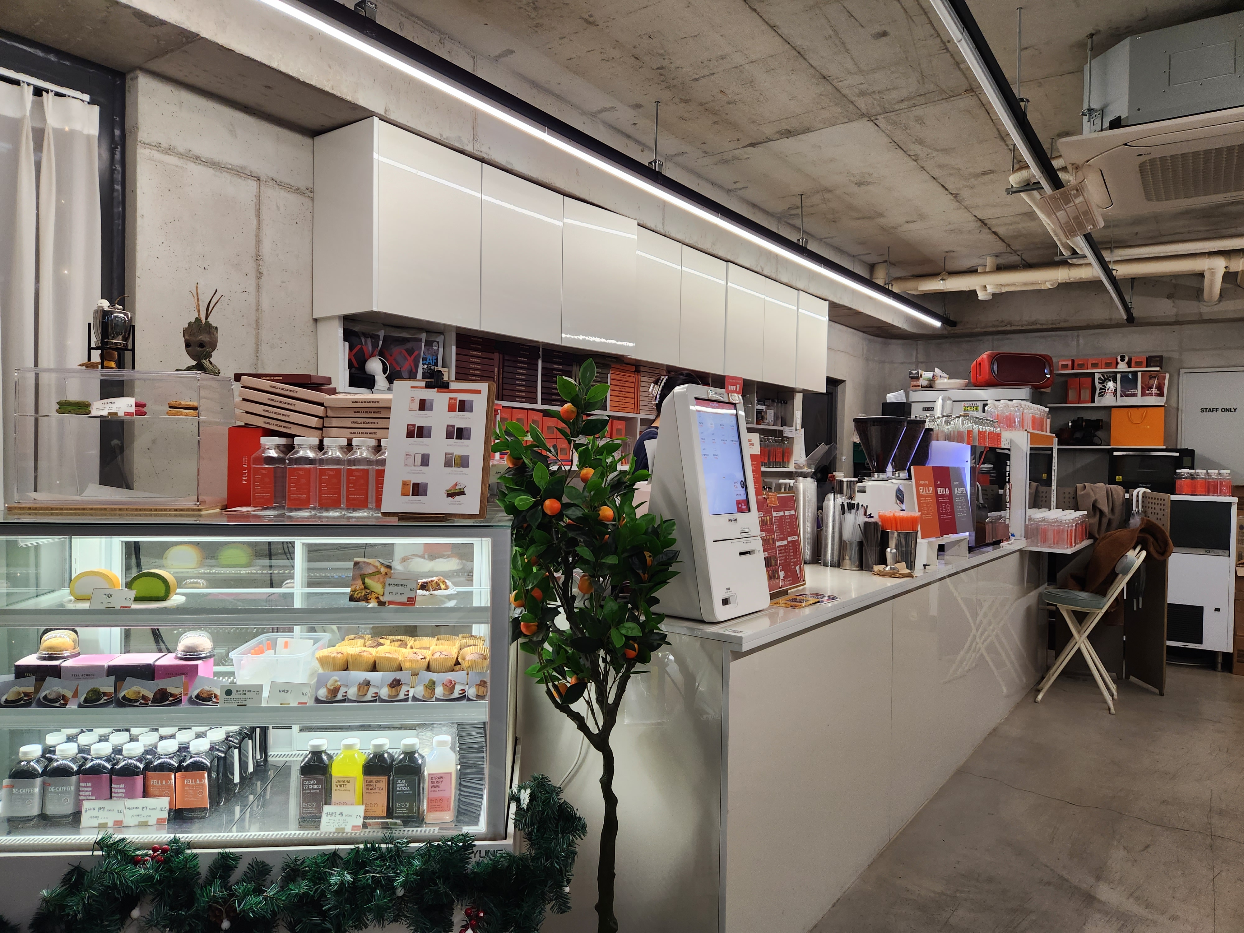 펠어커피 카페 카운터
