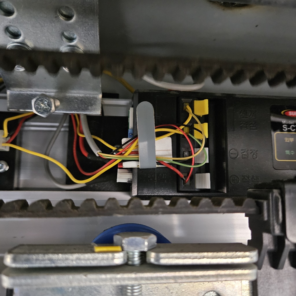 부산 중구 부평동 사무실 창고 슬라이딩 미닫이 자동문 디지털 출입통제 도어락 번호 전자키 설치