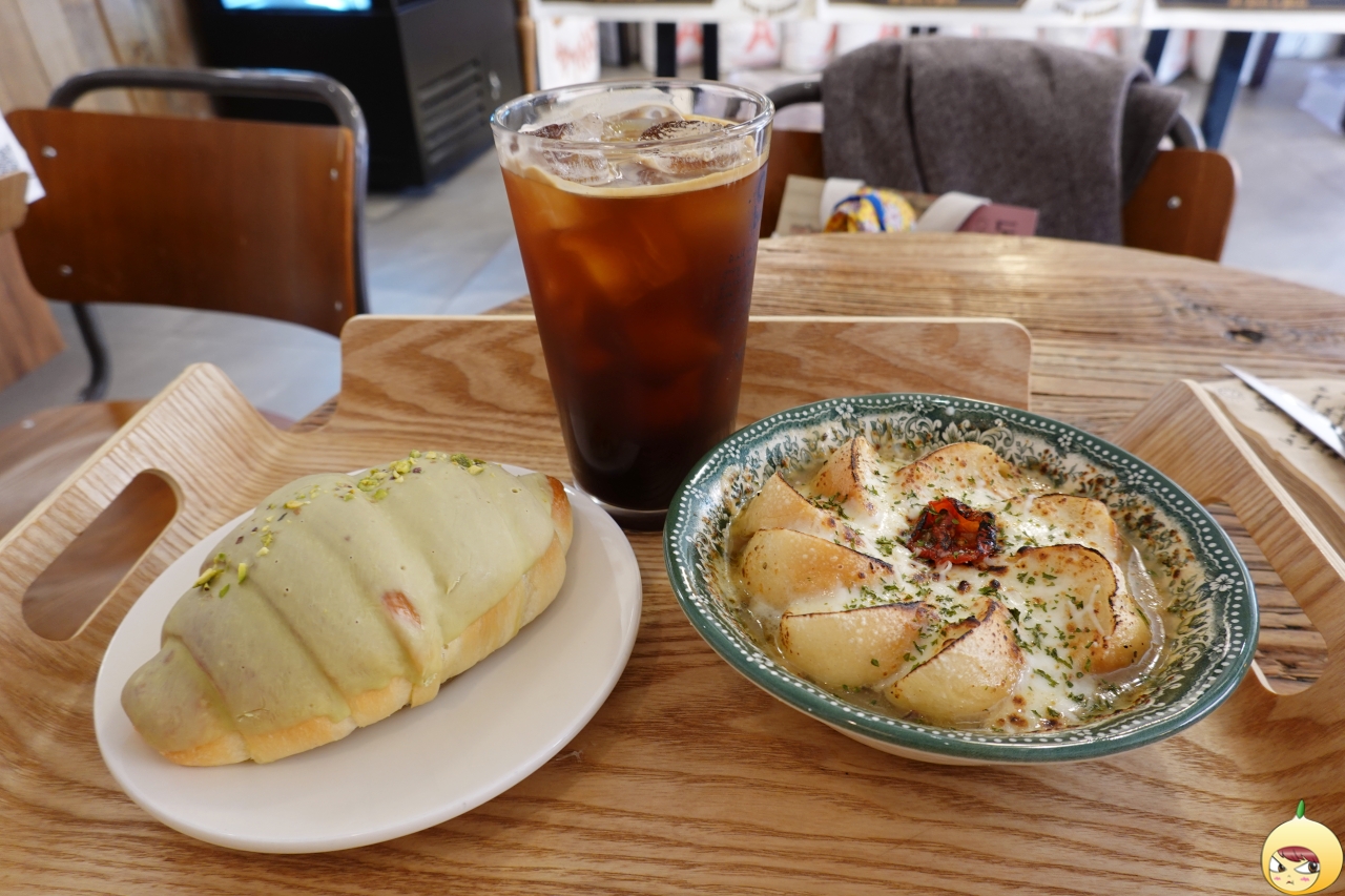 오베베베이커리 어니언수프, 피스타치오소금빵 그리고 아아 등장