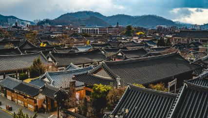 전주 한옥마을의 미래, 문화유산과 관광의 균형 찾기