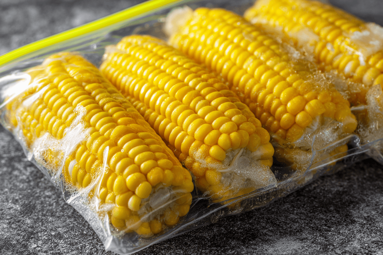 지퍼백에-관중인-옥수수-이미지