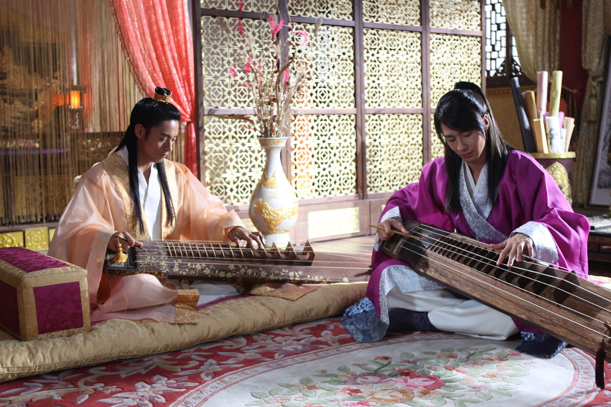 숨겨진 정체성, 위장된 충성, 그리고 뒤바뀐 운명 — ‘쌍화점’ 속 갈등의 복합 구조와 감정의 붕괴