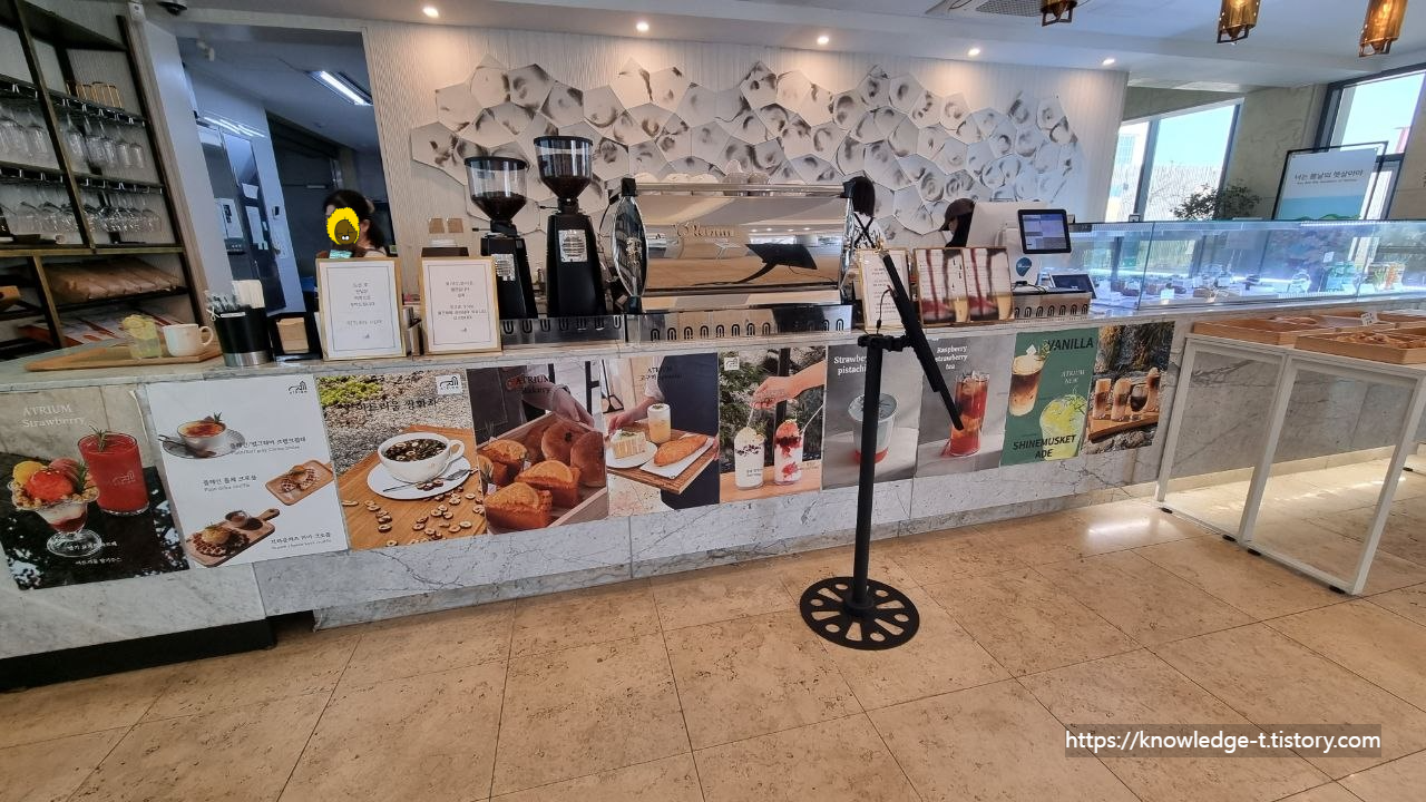 연수구 옥련동 아트리움카페 카운터