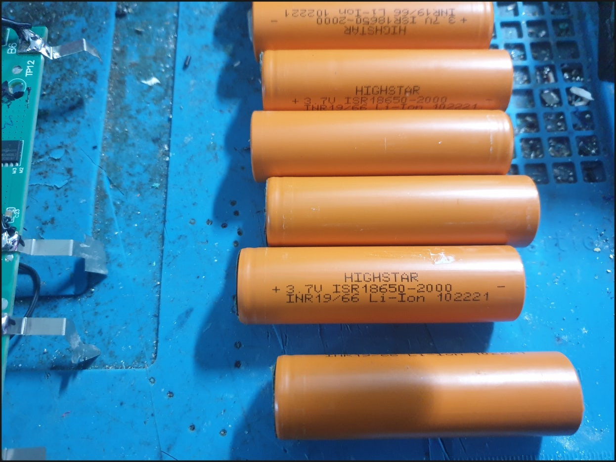 쿠쿠 무선청소기 배터리 케이스 분해