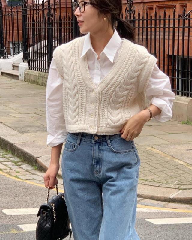 아이 런던레이스 노팅힐 울 브이넥 꽈배기 니트 조끼