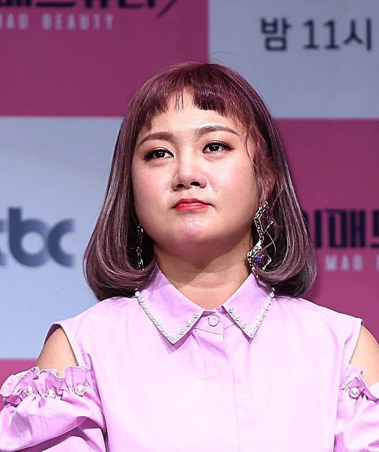 개그우먼-박나래