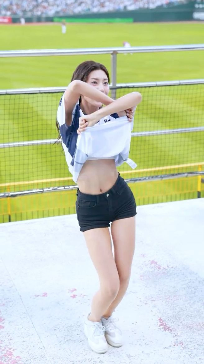 목나경 치어리더 프로필 총정리|나이·키·몸매··롯데 팀장·골때녀 데뷔골·대만 진출·인스타그램