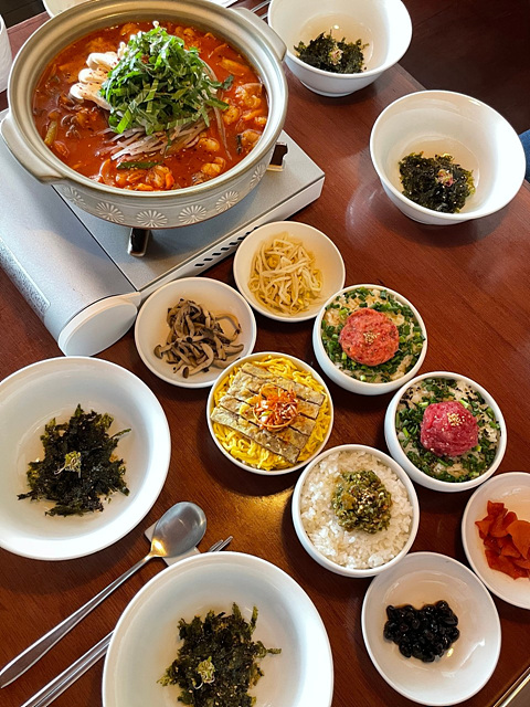 경주 맛집 황리단길 현지인 추천 경주여행 화린훠궈 황리단길점 여미온 경주황소곱창 황리단길본점 교동집밥 경주황리단길점 큰기와 황리단길 본점 소향몽 황리단길본점 소나무 황리단길본점 외가 황리단길본점 동양백반 경주황리단길 본점 개정 황리단길점