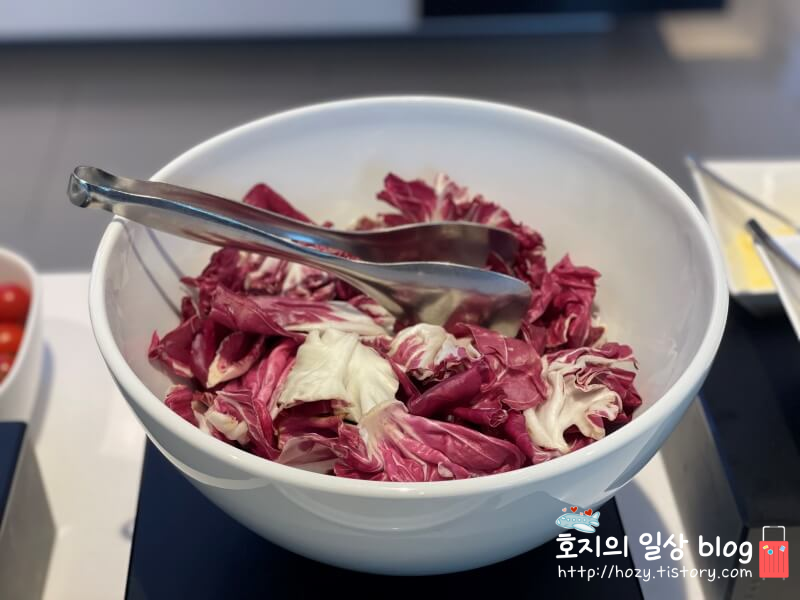 코트야드 메리어트 수원 조식_샐러드