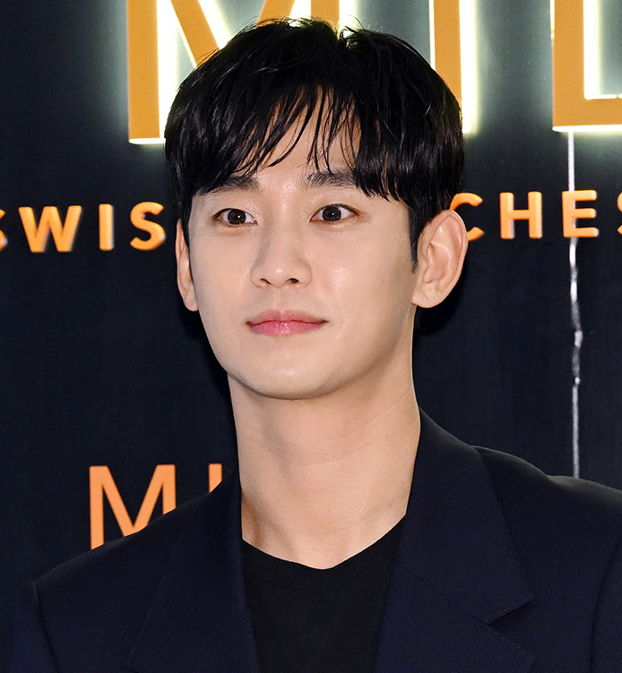 김수현 프로필 눈물의 여왕 재방송