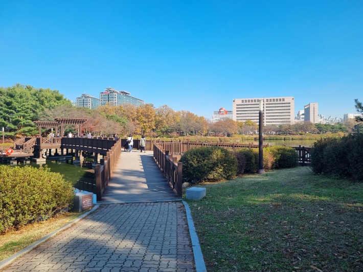 애수교