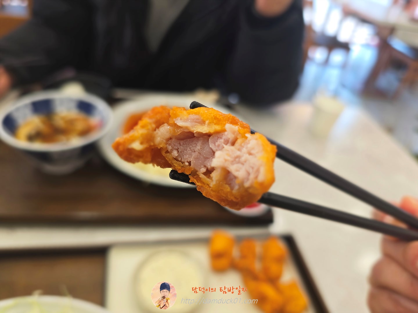 매콤로스카츠 + 치킨가라아게(5pc)