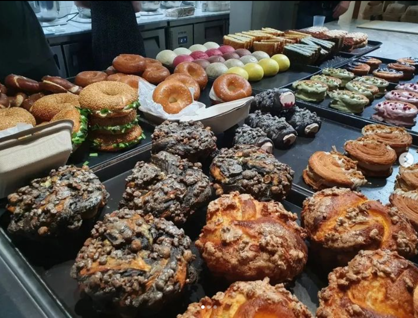 인천 핫플 영종도 을왕리 메이드림 카페: 전시, 공연, 다이닝, 베이커리로 즐기는 유니크한 매력