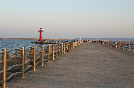 경북 포항 호미곶에서의 해돋이 풍경과 봄철 여행지