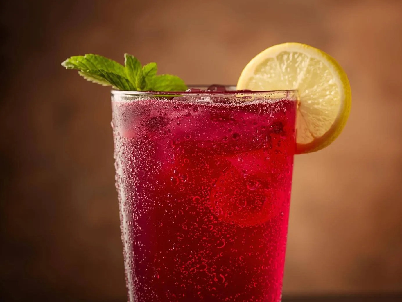 차갑게 마시는 비트즙