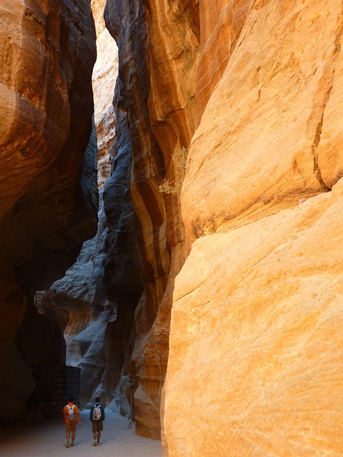 중동 요르단의 절벽 사진