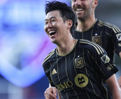 손흥민의 열정적인 이미지