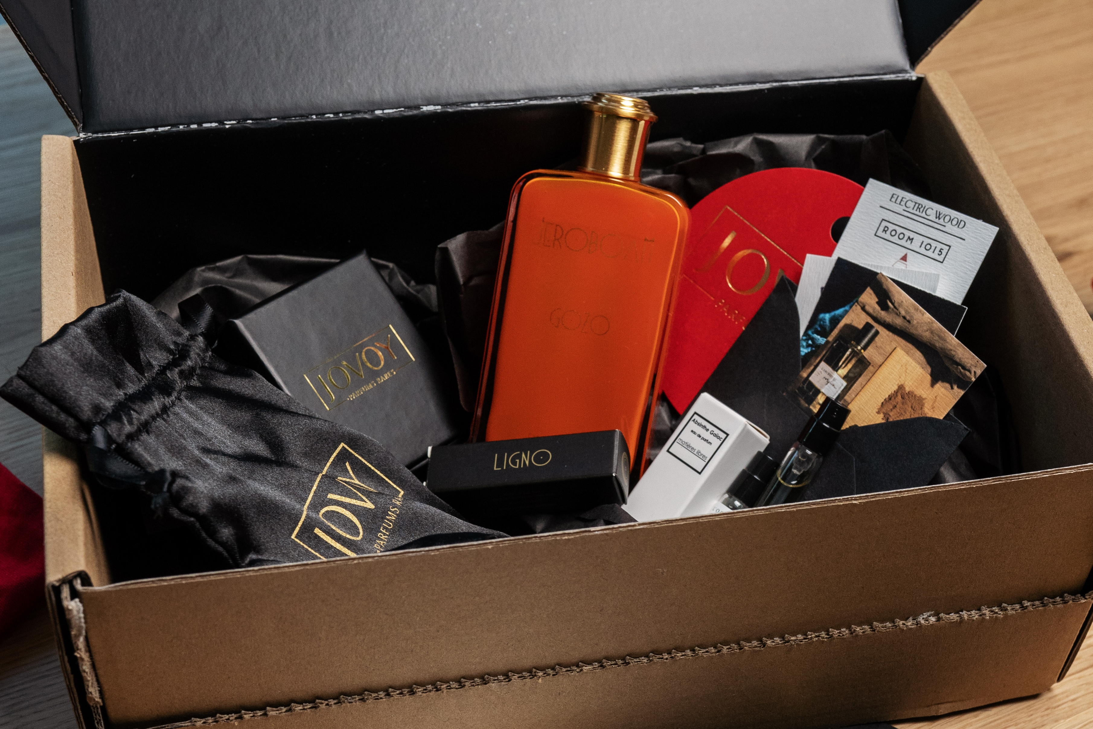 향수들이 담겨있는 박스