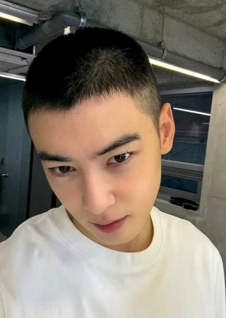 차은우 근황 포착 &amp;#124; 130억 세금 완납